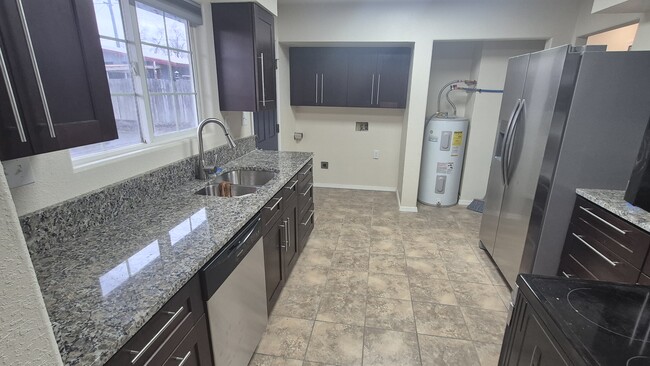 Photo - 8951 Tinker Loop