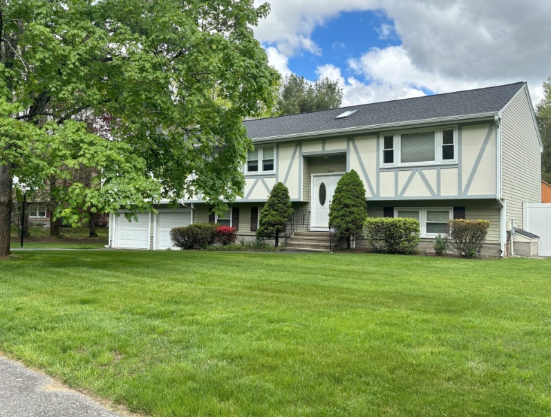 Photo - 19 Independence Rd (Bedford, MA)