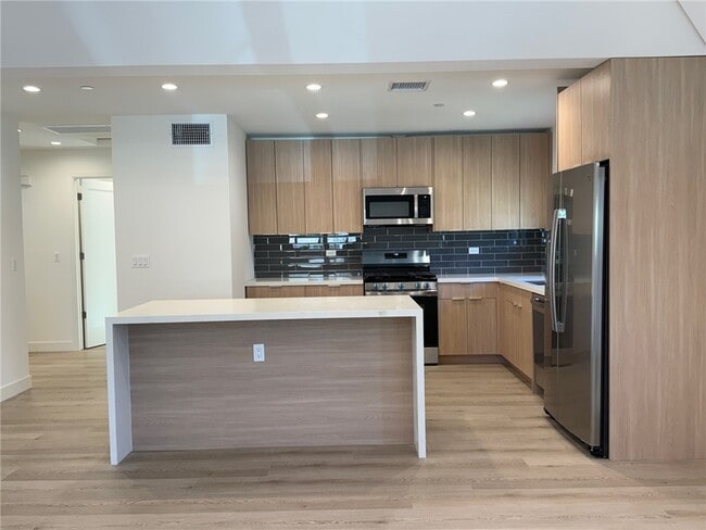 Photo - 5972 Jamieson Ave