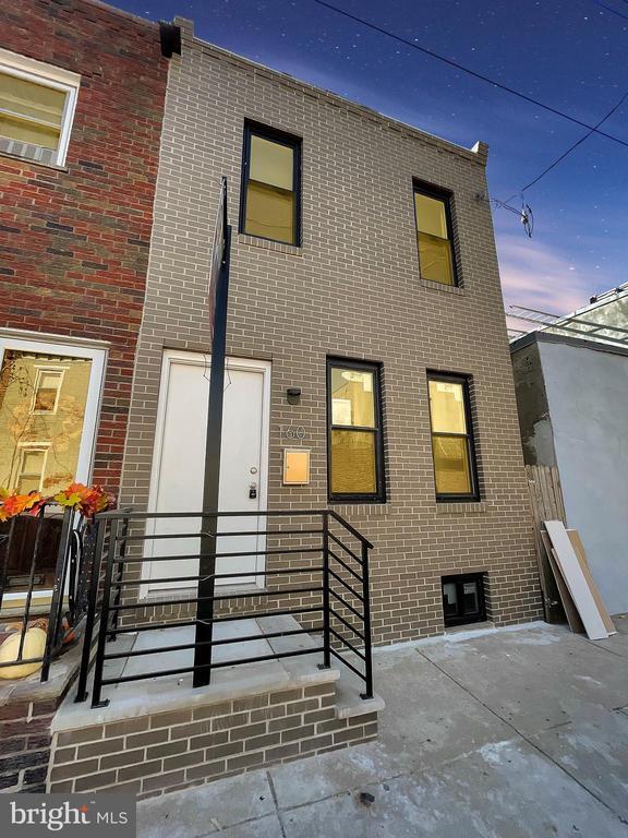 Building Photo - 160 McClellan St Rental