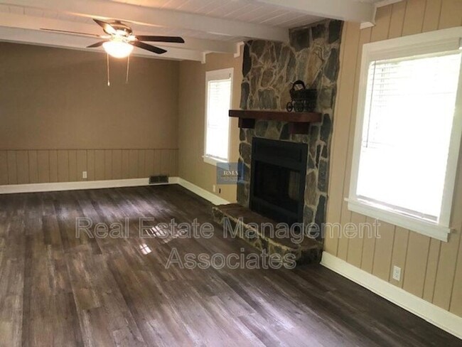Photo - 17025 Wildwood Rd