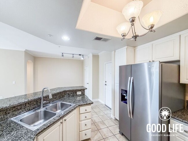 9253 Regents Rd Unit A201