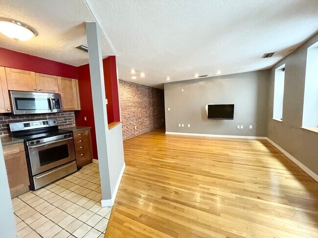 Photo - 73 Gainsborough St Unidad 202W