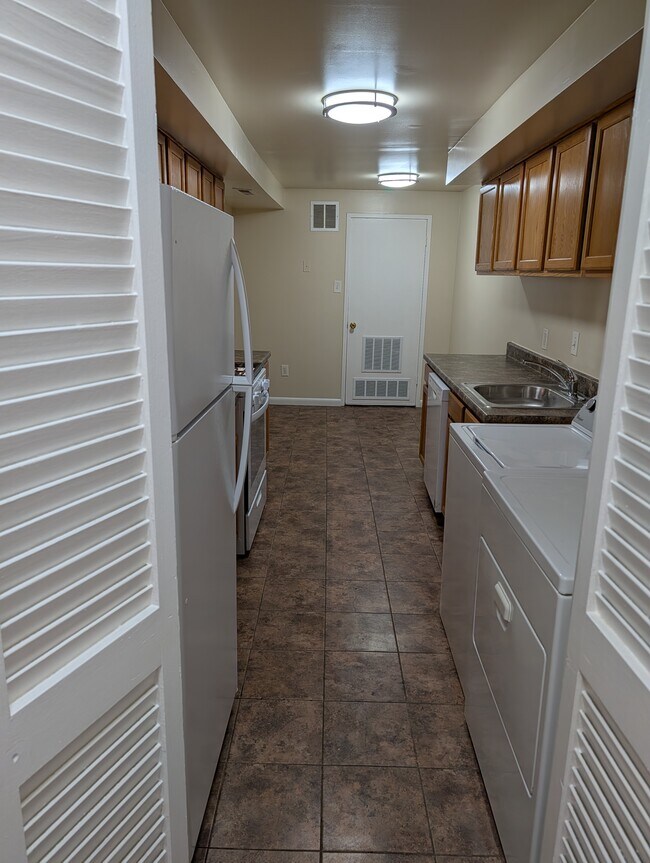 Photo - 10246 Prince Pl Unit 10246-207