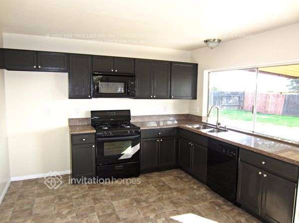 Photo - 2141 E Bessant St