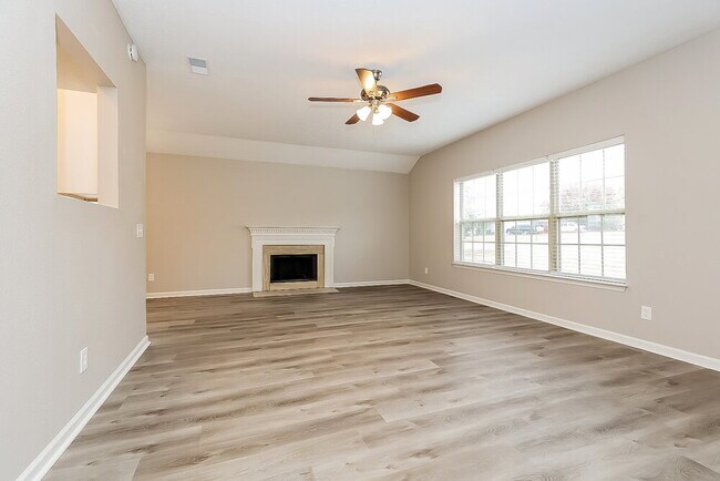 Photo - 327 Lake Forest Dr