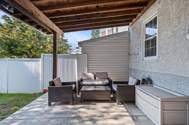 Photo - 147 East St Unit 1