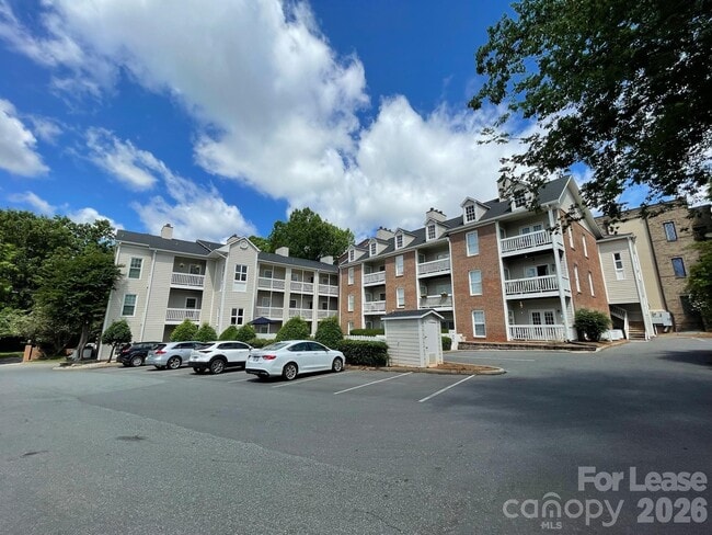Photo - 301 Queens Rd