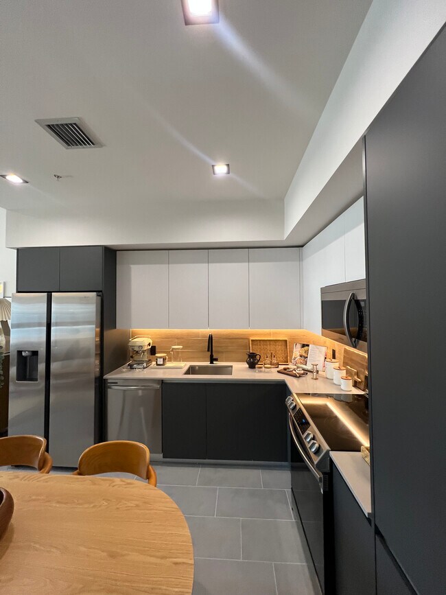 Photo - 160 NW 27th St Unit A3