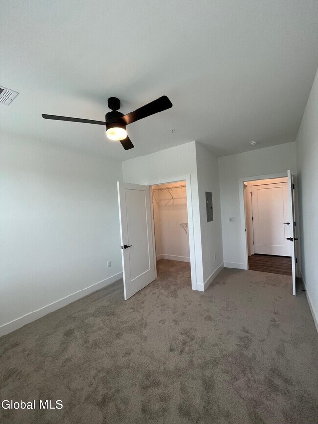 Photo - 1 Town Ctr Dr Unit 305