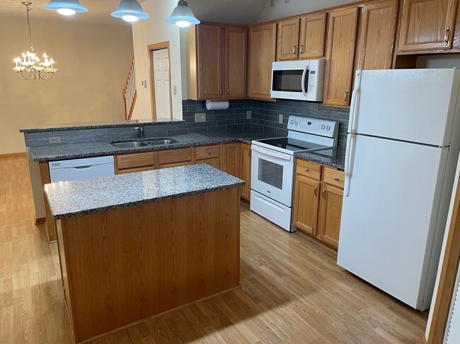 Photo - 2062 Waterleaf Ln W Townhome