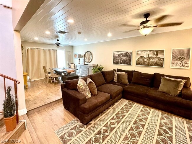 Photo - 2246 Windsor Dr