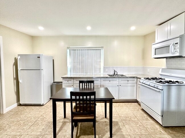 Photo - 20425 Aetna St