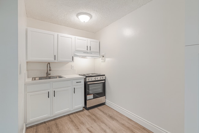 7466 Rosemead Apts