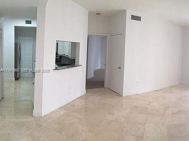 Photo - 888 Brickell Key Dr Unidad 600