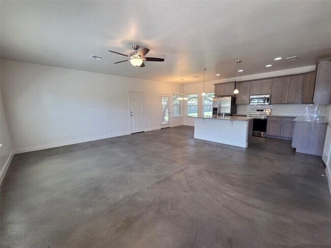 Photo - 800 Woodview Dr