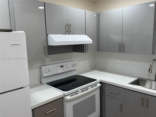 Photo - 13250 SW 4th Ct Unit 413G