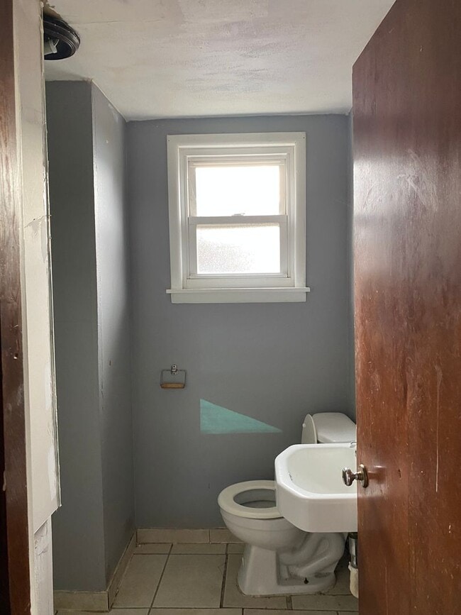 Photo - Nicely updated Studio Apartment