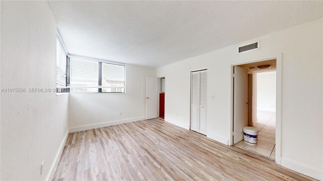 Photo - 2345 NE 135th St