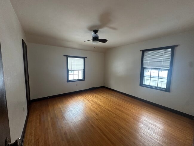 Photo - 2622 Linden Ave