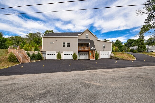 Photo - 460 White Mountain Hwy