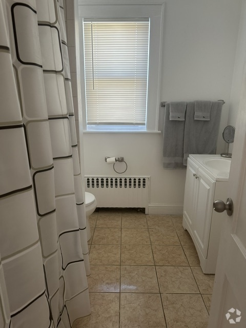 Building Photo - 87 Manhattan Ave Unit 2nd floor Rental