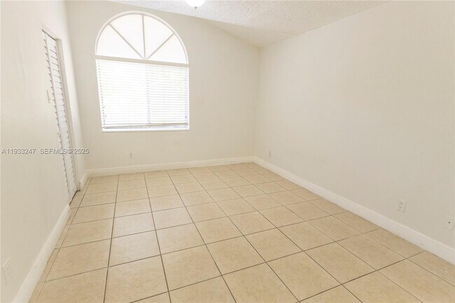 Photo - 15770 SW 106th Terrace Unidad 305