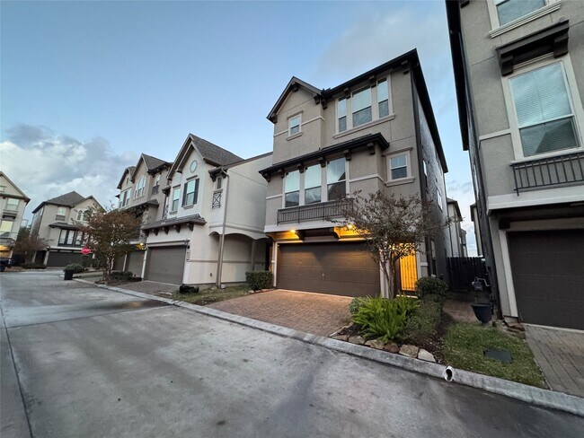 Building Photo - 1506 Brayson Oaks Pl