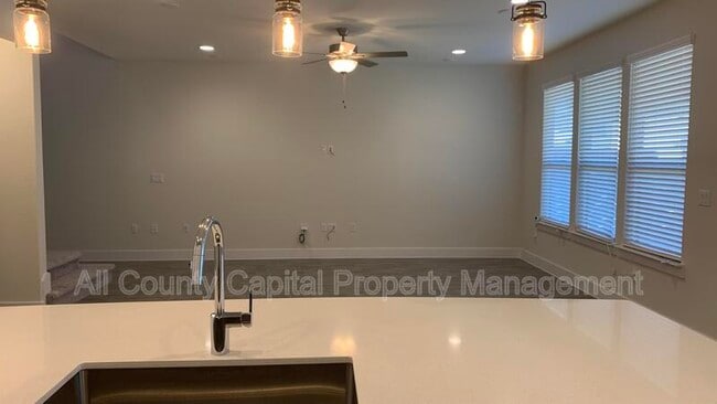 Photo - 13907 Osmarea Dr