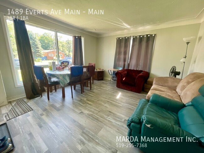 Photo - SPACIOUS 3BEDROOM/1BATH MAIN FLOOR UNIT + HYDRO & GAS Unit Main