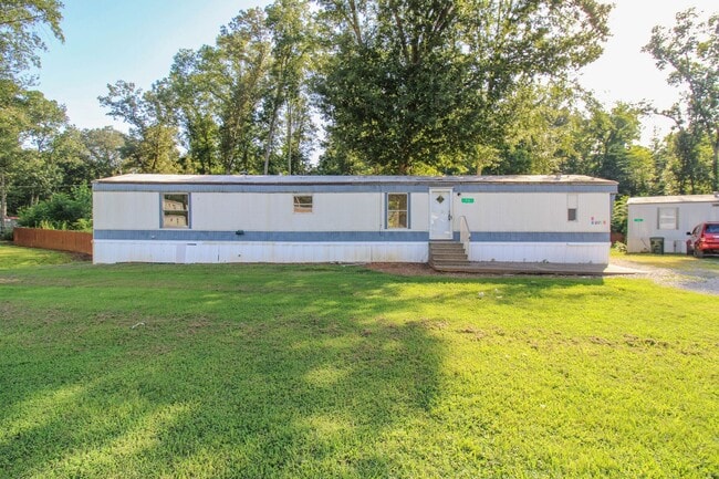 Building Photo - Experience peaceful country living! Rental
