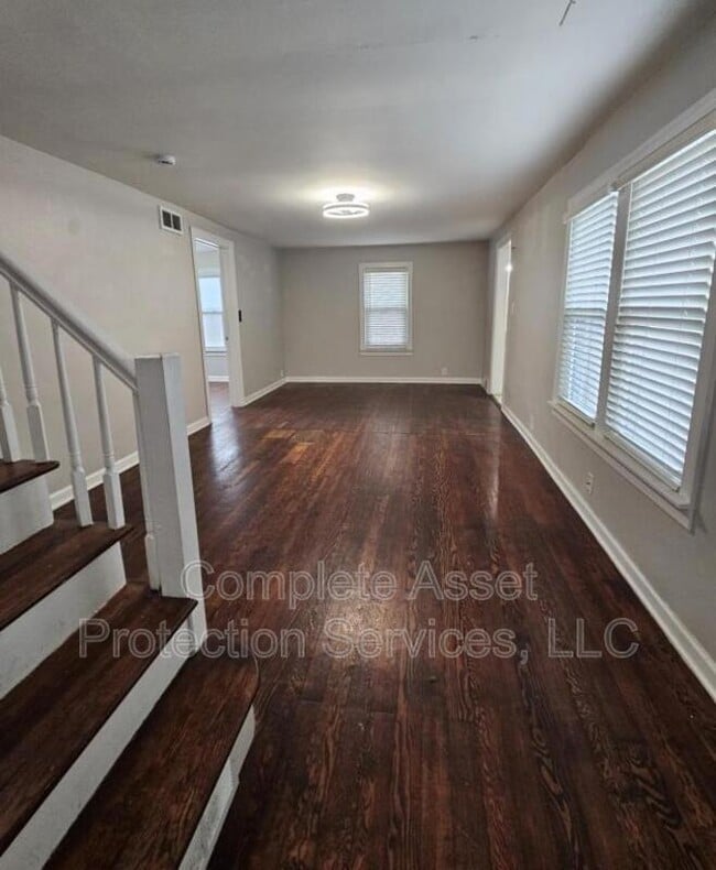 Photo - 7209 Catherine St