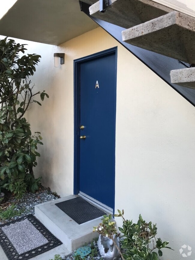 Building Photo - 7137 Soquel Drive Unit A Rental