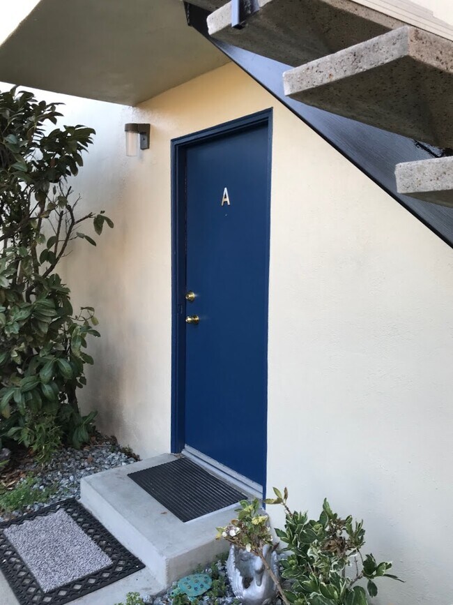 Building Photo - 7137 Soquel Drive Unit A Rental