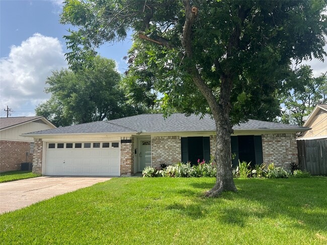 Photo - 205 W Vaughn Ln