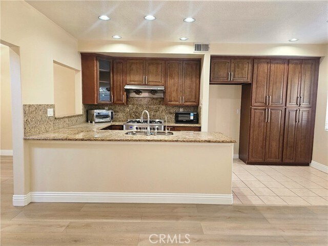 Photo - 2074 Lakeshore Dr