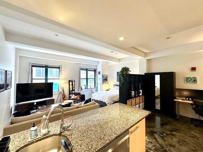 Photo - 40 Fay St Unidad 207