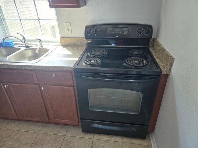 Photo - Private FishHawk Studio – Full Kitchen, Bath & Laundry