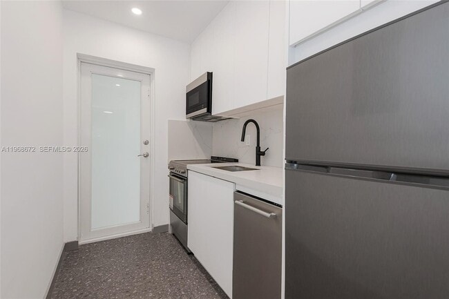 Photo - 9920 Collins Ave Unidad 2