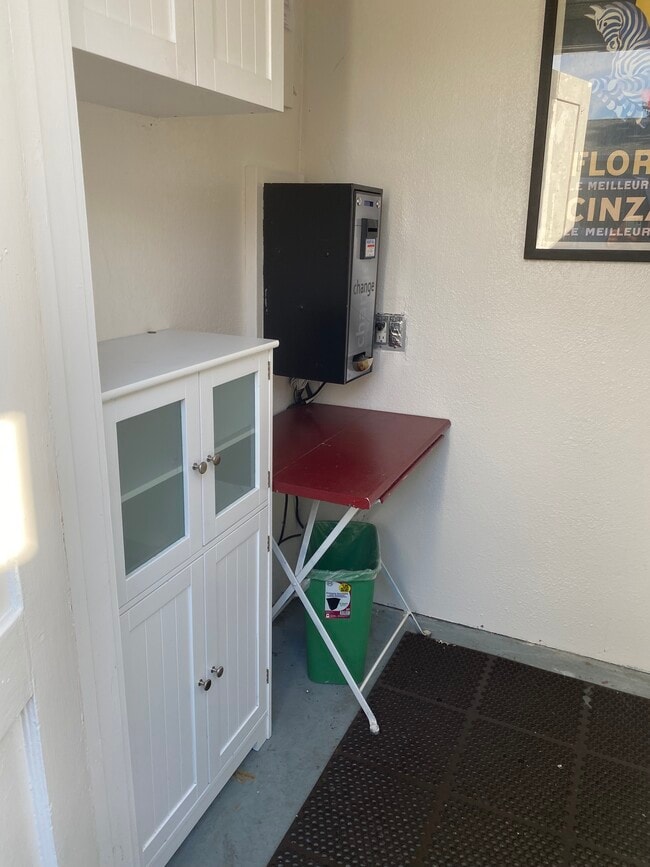 Photo - 807 College Ave Unidad 4