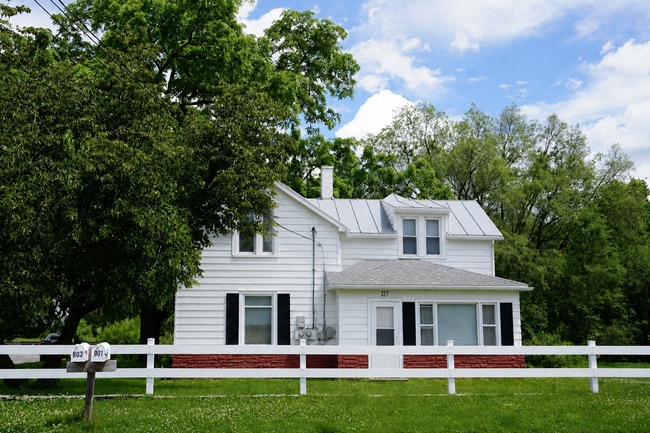 Building Photo - 901/903 S 26th St. Unit 901
