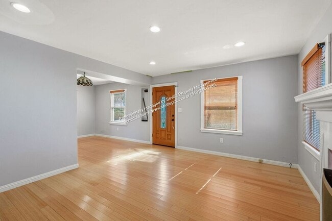 Photo - 7850 Crest Ave