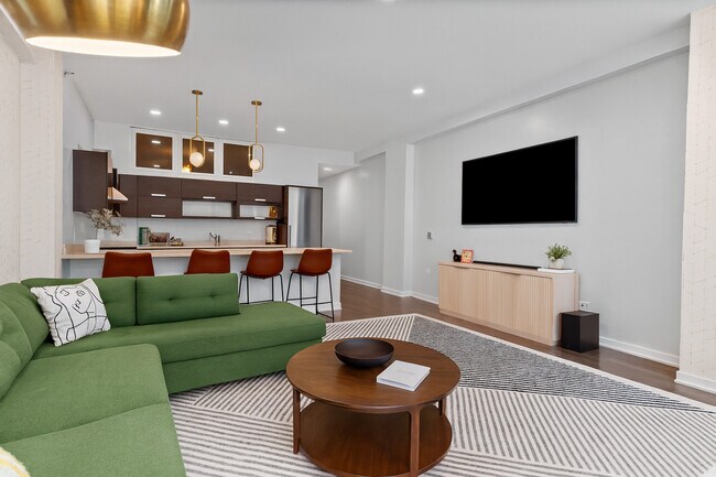 Photo - 6 N Michigan Ave Unidad 1406