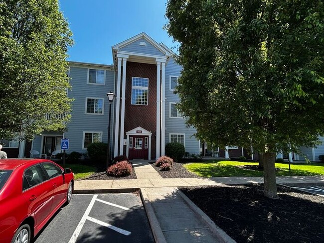 Clean Condo, Fantastic Location! - Clean Condo, Fantastic Location!