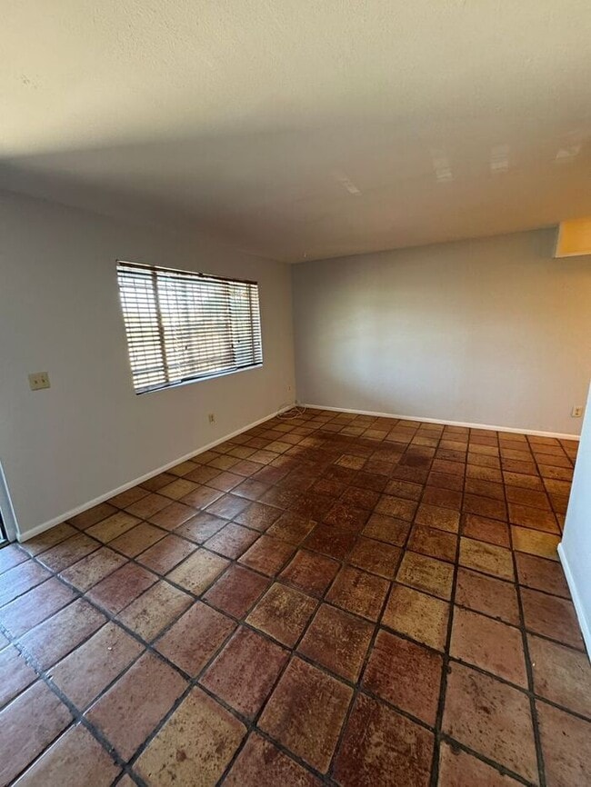 Photo - 3208 E Almartin St