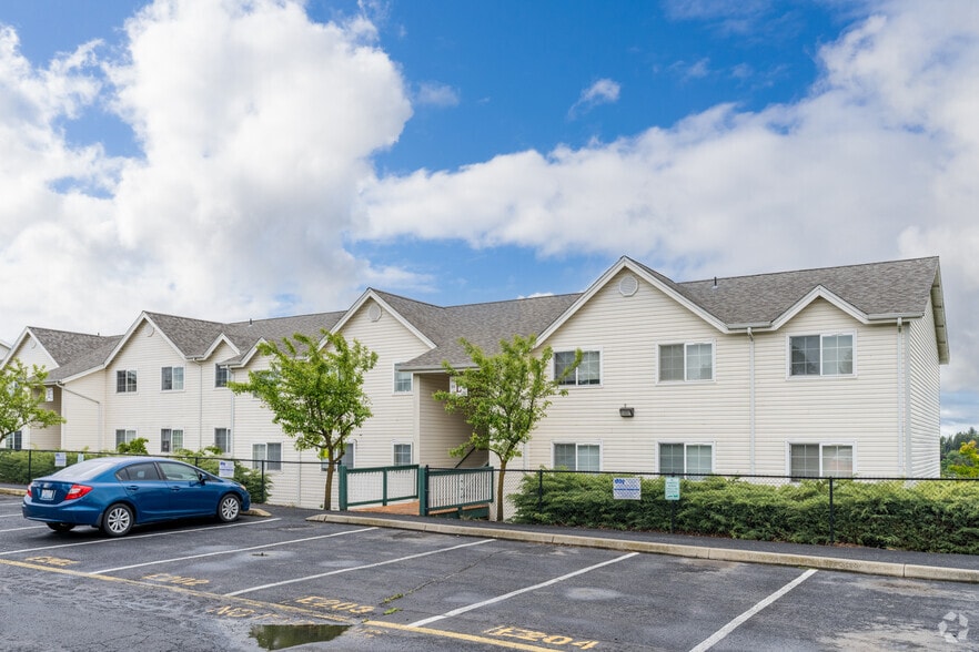 Cougar Crest Apartments