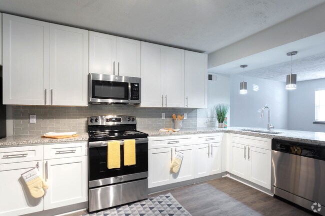 2BR, 2BA - 1,025 SF (Unfurnished)