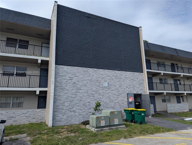 Building Photo - 7960 N Colony Cir Unit 201 Rental