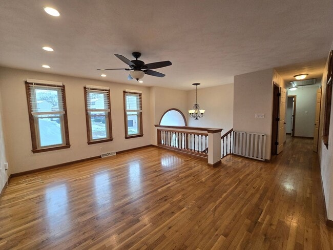 Photo - Beautiful Split Entry - 3 Bedroom 2.5 Bathroom in Rustic Ridge Estates