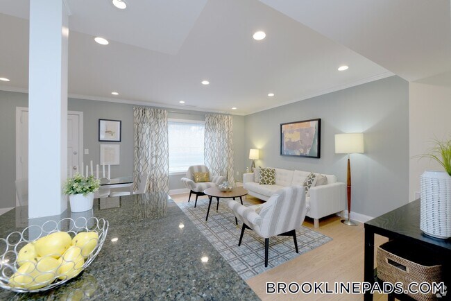 Building Photo - 136 Thornton Rd Rental